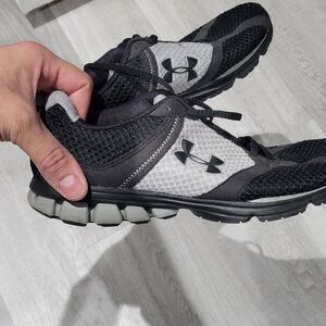 Under Armour Sewon women's running shoe Size 9